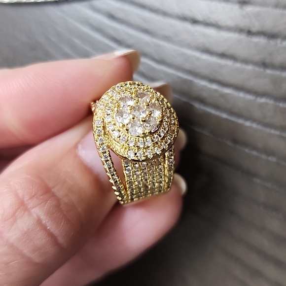 RING - Picture 3 of 5